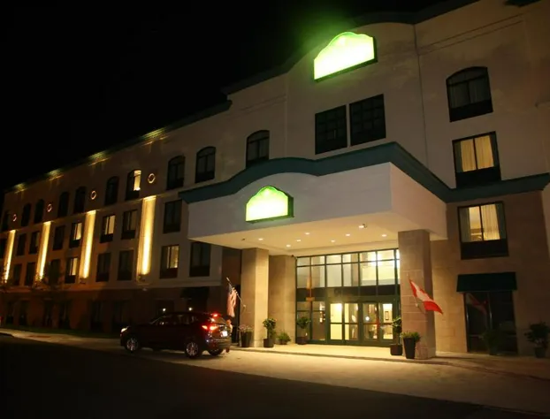 Wingate By Wyndham Niagara Falls hotel detail image 1