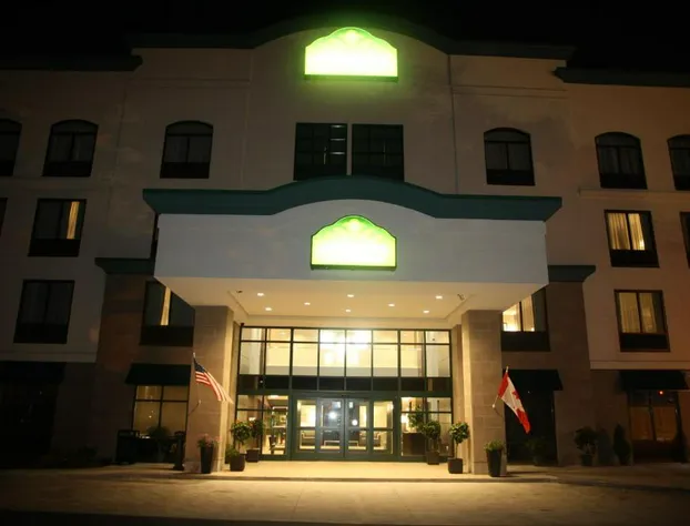 Wingate By Wyndham Niagara Falls hotel detail image 2