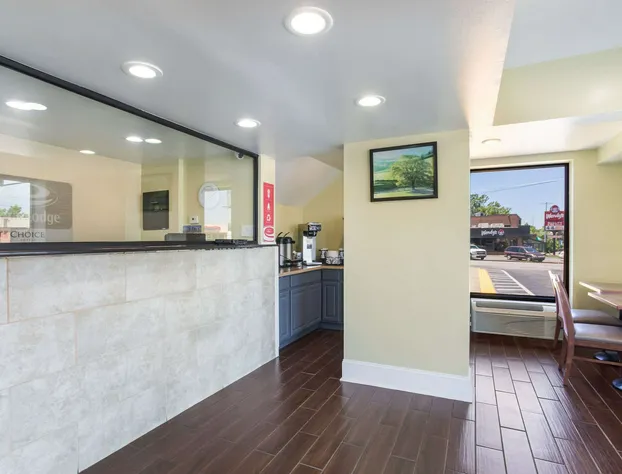 Econo Lodge Gallatin - Metro Nashville hotel detail image 4