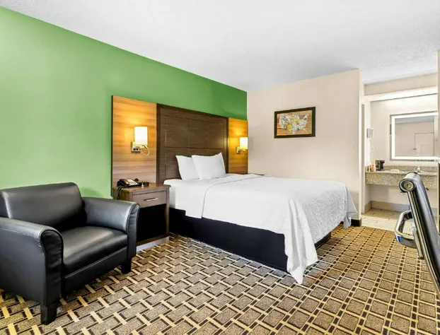 Econo Lodge Russellville hotel detail image 3