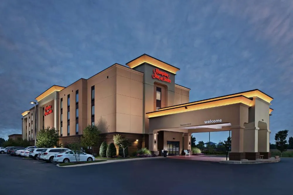 Hampton Inn & Suites Millington hotel hero
