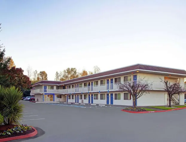 Motel 6 Troutdale, OR - Portland East hotel detail image 1