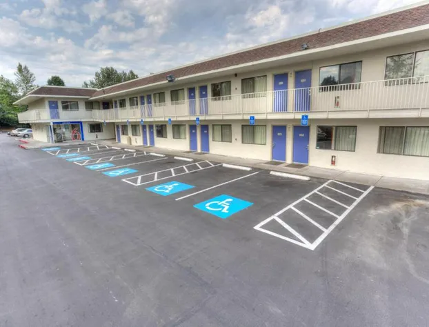 Motel 6 Troutdale, OR - Portland East hotel detail image 3