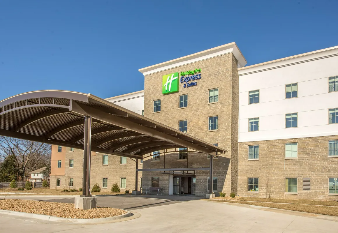 Holiday Inn Express & Suites Shawnee-Kansas City West by IHG hotel hero