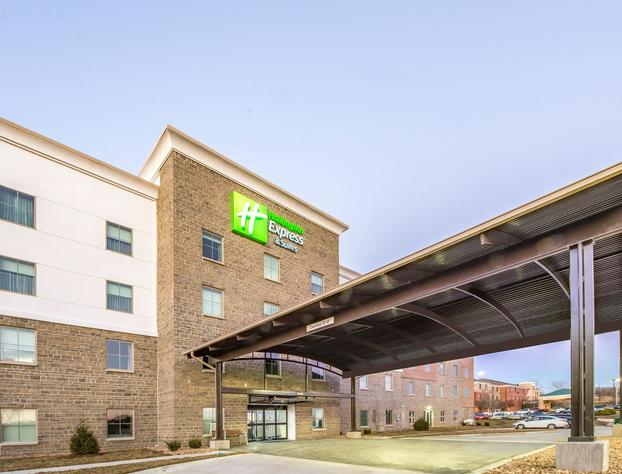 Holiday Inn Express & Suites Shawnee-Kansas City West, an IHG Hotel hotel detail image 1