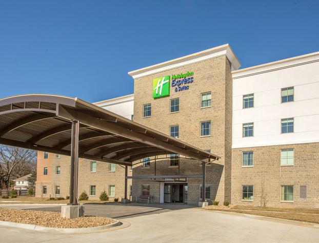 Holiday Inn Express & Suites Shawnee-Kansas City West, an IHG Hotel hotel detail image 2