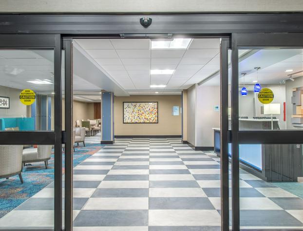 Holiday Inn Express & Suites Shawnee-Kansas City West, an IHG Hotel hotel detail image 3