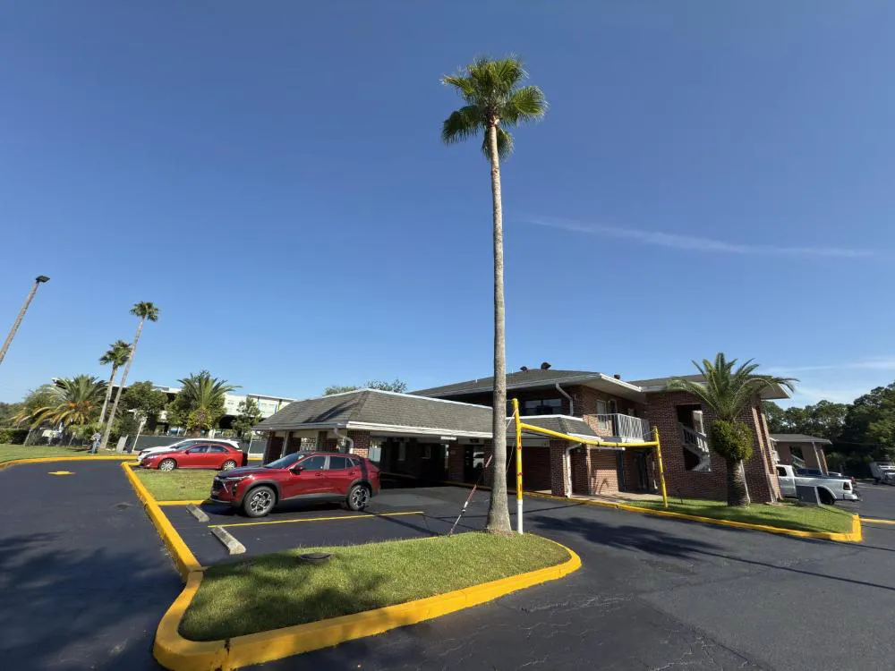 Econo Lodge Jacksonville Airport hotel hero