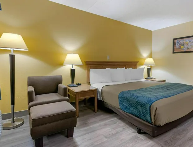 Econo Lodge Jacksonville Airport hotel detail image 4