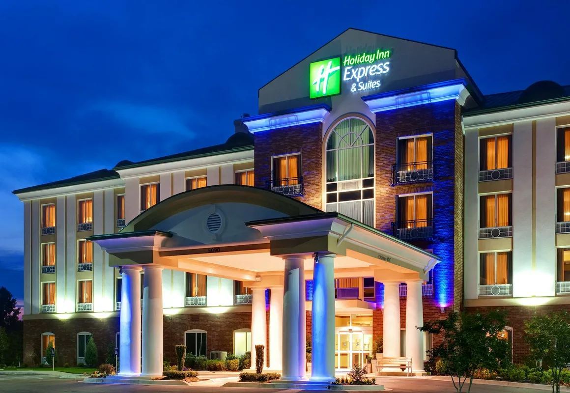 Holiday Inn Express & Suites Millington by IHG hotel hero