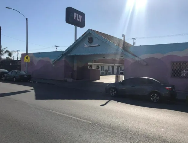 The Fly Inn hotel detail image 2