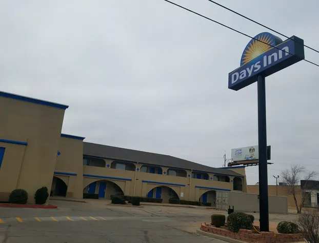 Days Inn by Wyndham Oklahoma City NW Expressway hotel detail image 1