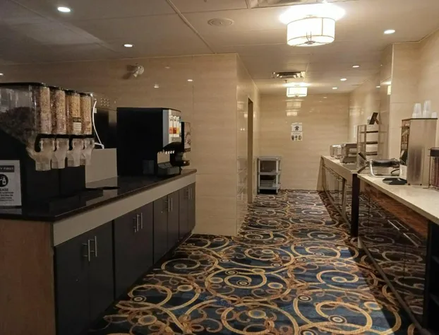 Days Inn & Suites by Wyndham Fort Saskatchewan hotel detail image 4