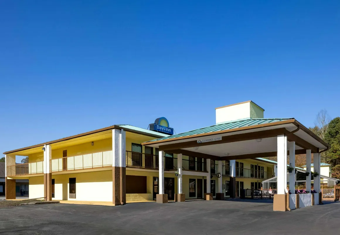 Days Inn by Wyndham Murphy hotel hero