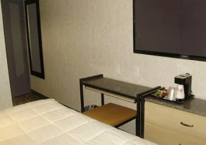 Rodeway Inn Near JFK Airport hotel detail image 1