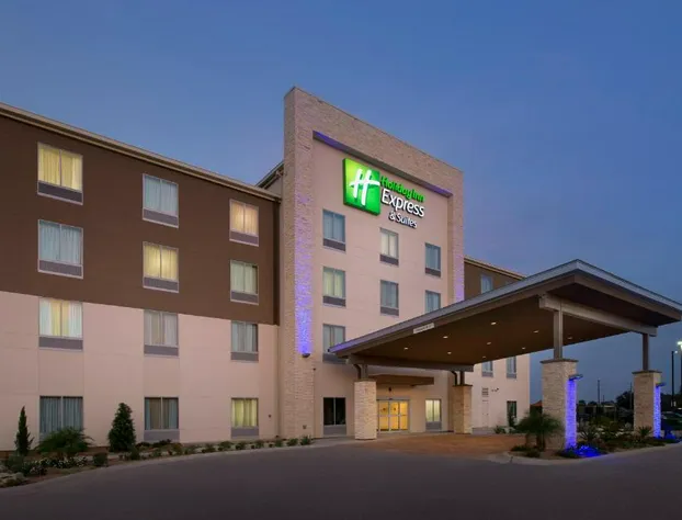 Holiday Inn Express & Suites Bay City by IHG hotel detail image 1