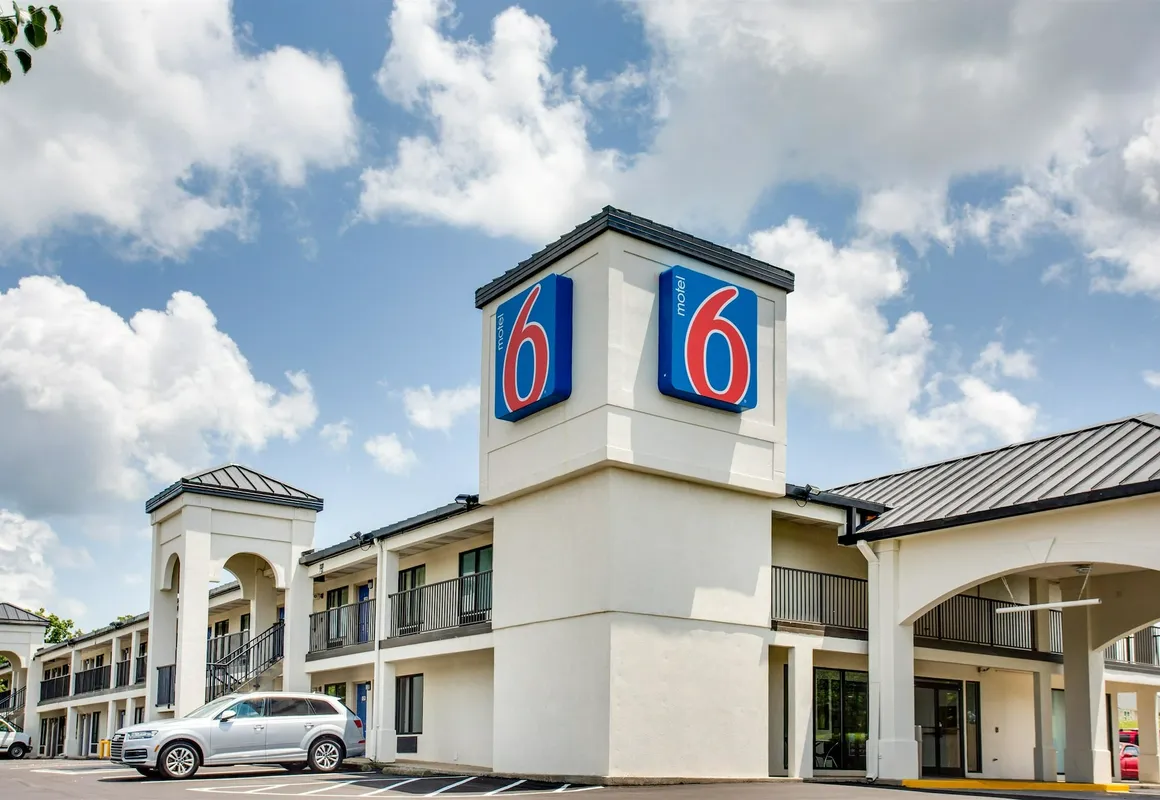 Motel 6 White House, TN hotel hero