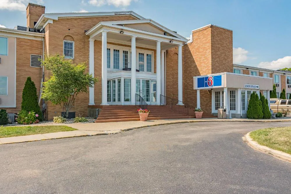 Motel 6 Grand Rapids, MI - Northeast hotel hero