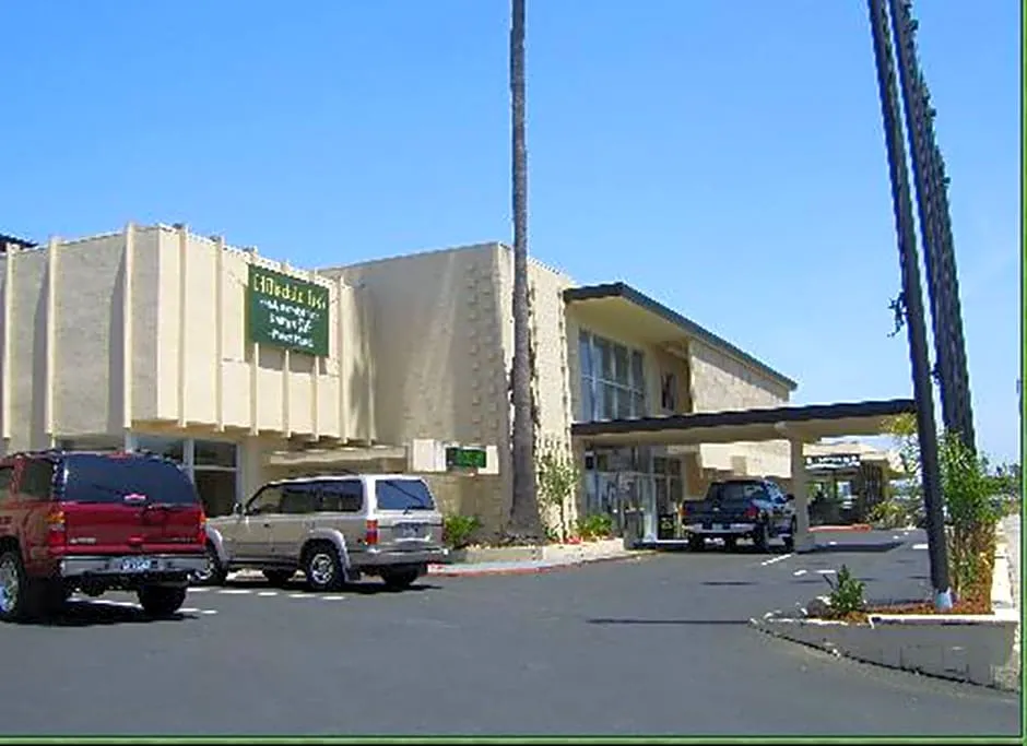 Hillsdale Inn hotel hero