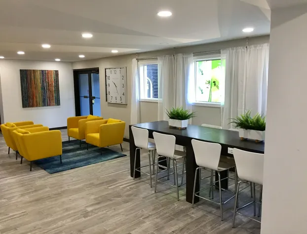 Days Inn & Suites by Wyndham Cincinnati North hotel detail image 4