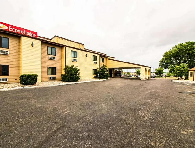 Econo Lodge Watertown hotel detail image 2