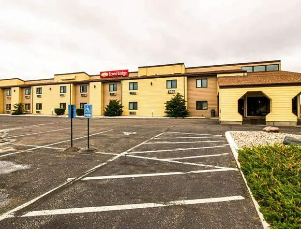 Econo Lodge Watertown hotel detail image 3