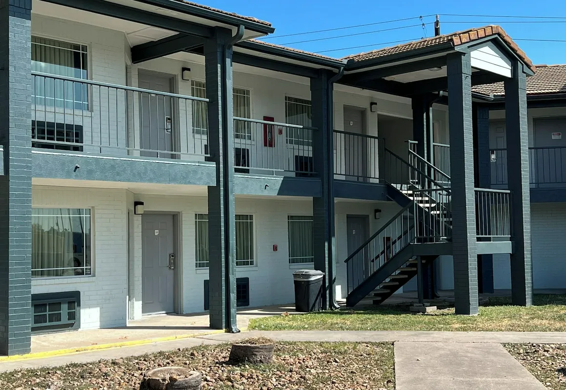 Relax Inn hotel hero