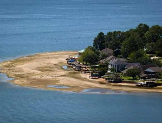 Super 8 by Wyndham Conroe hotel detail image 3