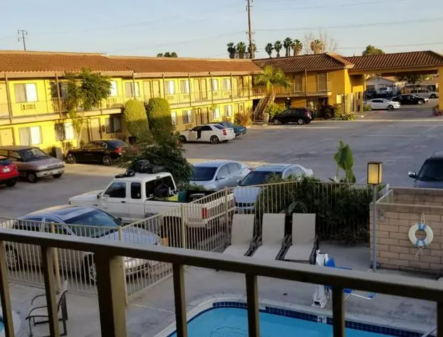 Fullerton Inn - Near Medieval Times hotel detail image 2