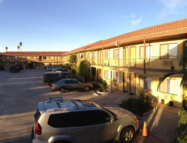 Fullerton Inn - Near Medieval Times hotel detail image 3