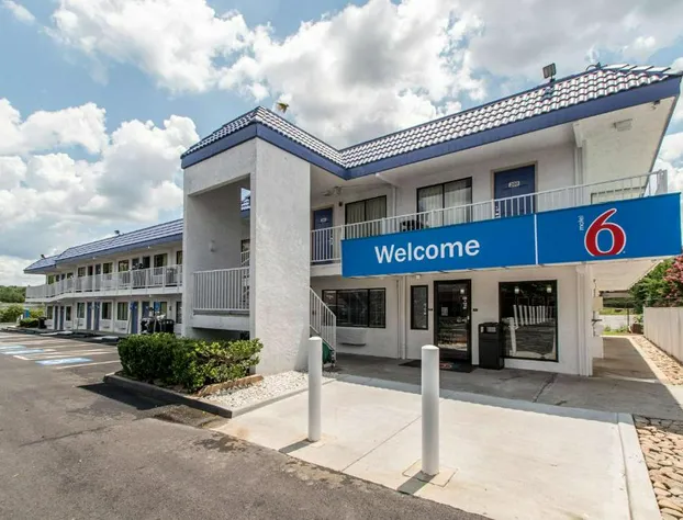 Motel 6 Norcross, GA - Atlanta Northeast hotel detail image 1