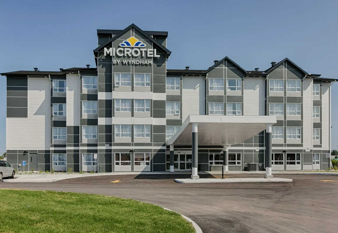 Microtel by Wyndham Casselman hotel hero