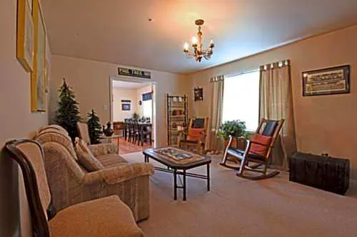 Pine Tree Inn hotel detail image 3