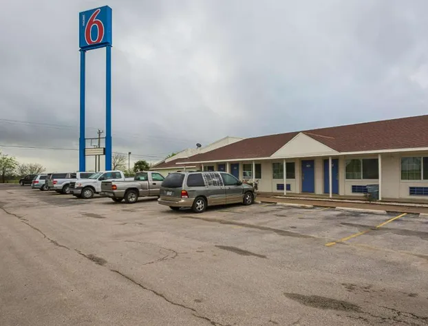 Motel 6 Madisonville, TX hotel detail image 3