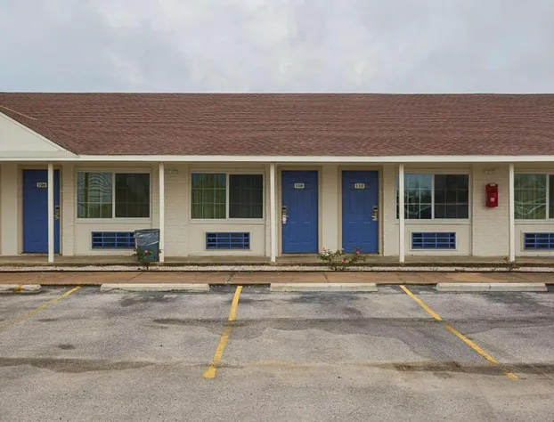 Motel 6 Madisonville, TX hotel detail image 4