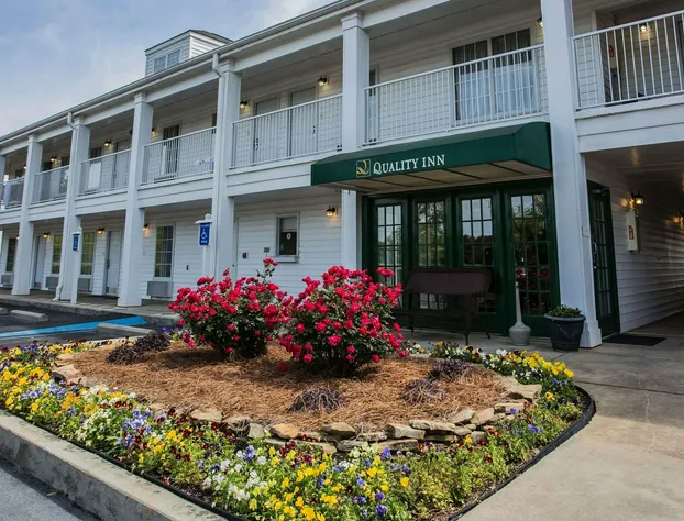 Quality Inn Waynesboro hotel detail image 1