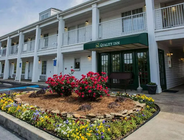 Quality Inn Waynesboro hotel detail image 1