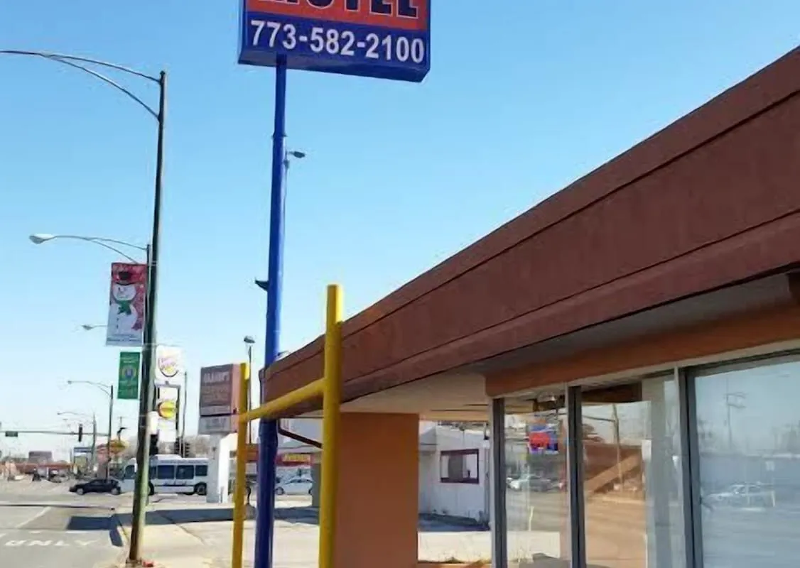 Skylark Motel hotel hero