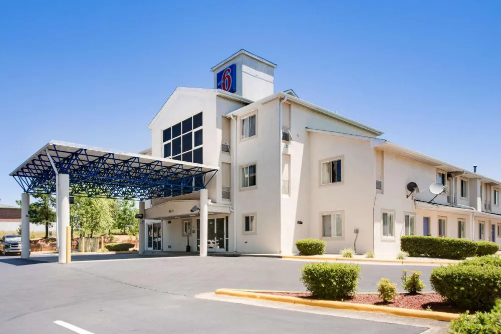Motel 6 Statesville, NC hotel hero