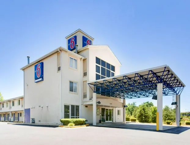 Motel 6 Statesville, NC hotel detail image 1
