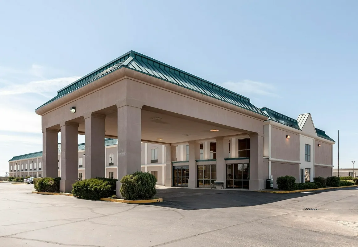 Quality Inn hotel hero