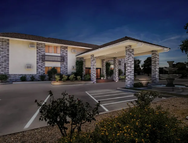 HomeTowne Studios by Red Roof Ridgecrest hotel detail image 3