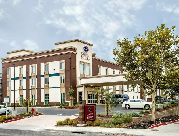 Comfort Suites Woodland - Sacramento Airport hotel detail image 1
