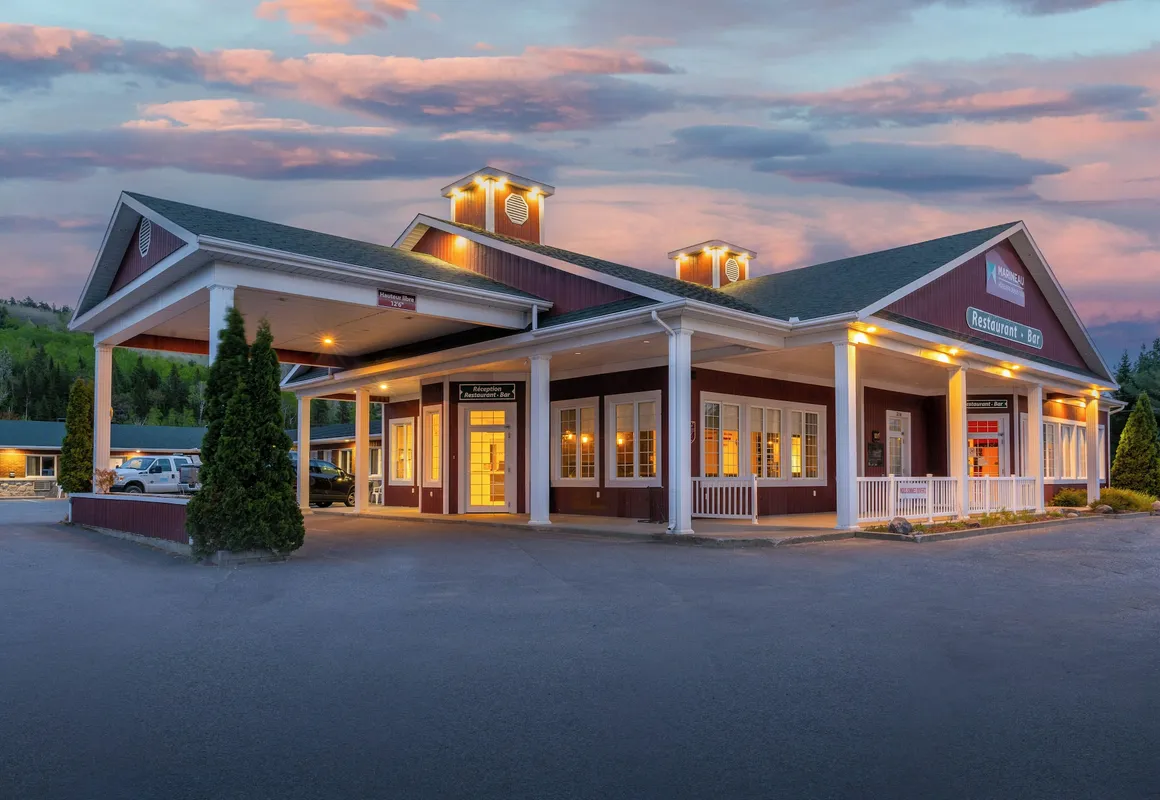 Hotel Marineau La Tuque hotel hero