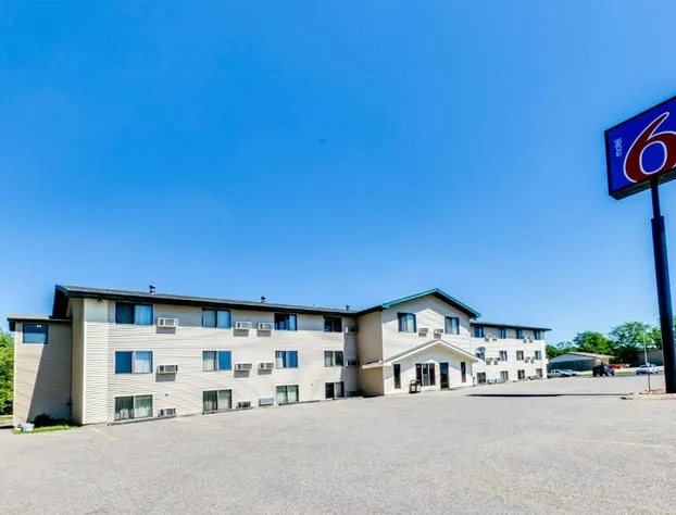 Motel 6 Albert Lea, MN hotel detail image 1