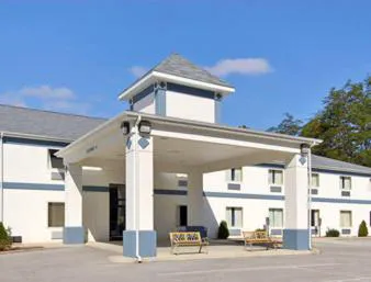 Magnuson Hotel West Liberty hotel hero