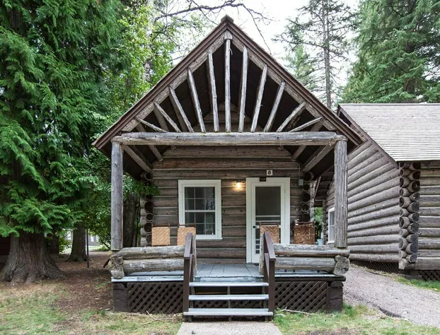 Lake McDonald Lodge - Inside the Park hotel detail image 1