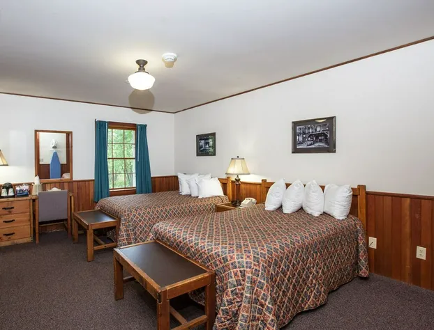 Lake McDonald Lodge - Inside the Park hotel detail image 4