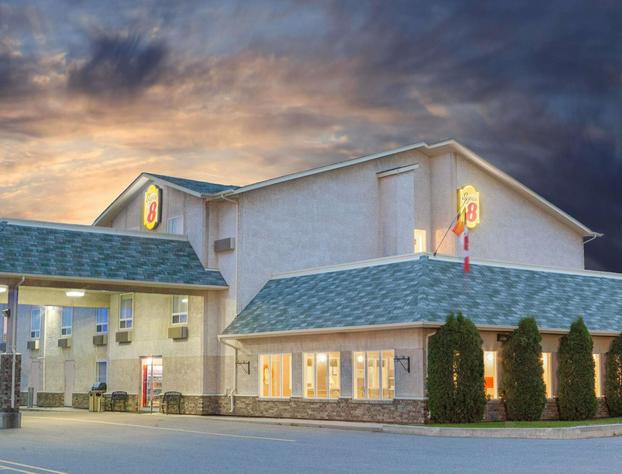 Super 8 by Wyndham Fort Frances hotel detail image 2