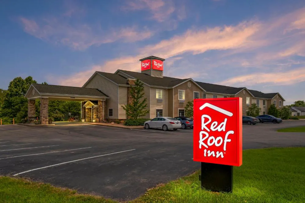 Cobblestone Hotel & Suites - Charlestown hotel hero